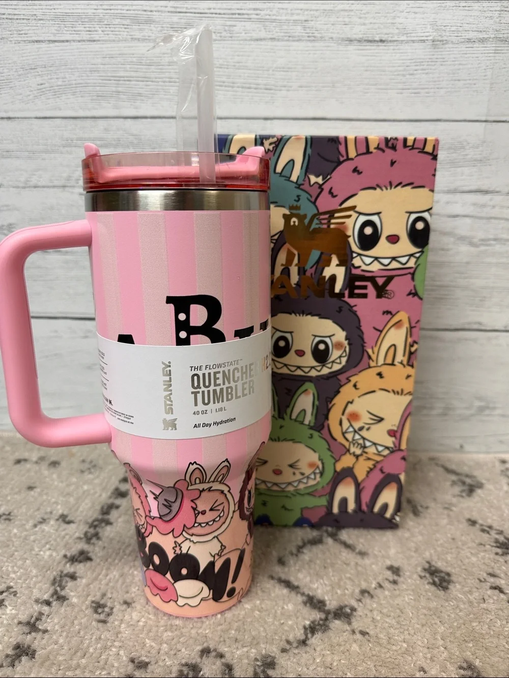 NWT Stanley FlowState Quencher Tumbler 40oz LaBuBu Pattern - Picture 1 of 7